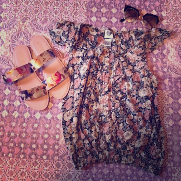 ⬇️Open Back Top🔽 - Picture 1 of 4